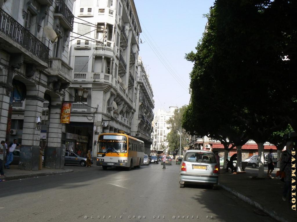 100 place des victoires .jpg